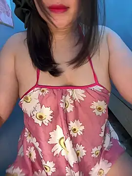 Snapshot of --Lyly-- chatting on 05.17.26 --Lyly-- online show from 05.17.26