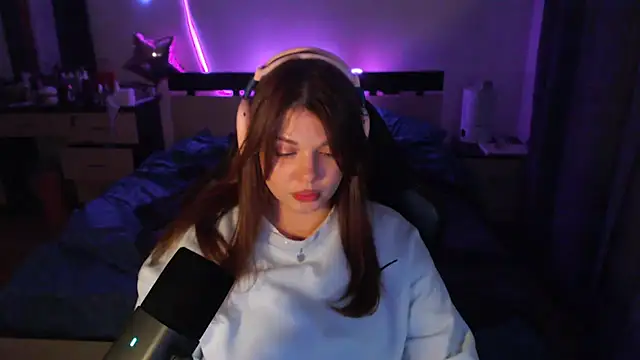 helengilmor online show from 11.22.25