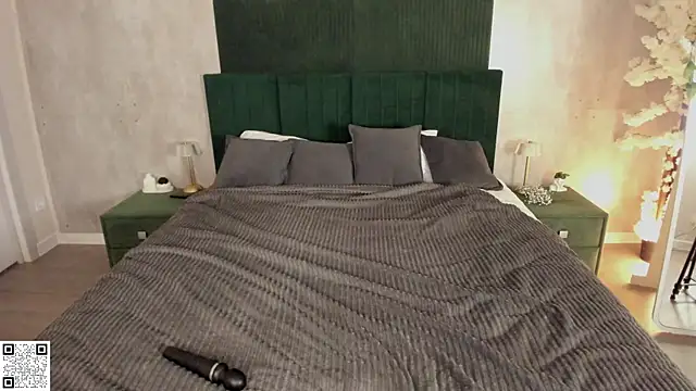 Mavis Willis online show from 10.15.25