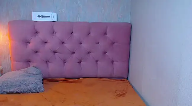 CurvyJulieth online show from 01.11.25