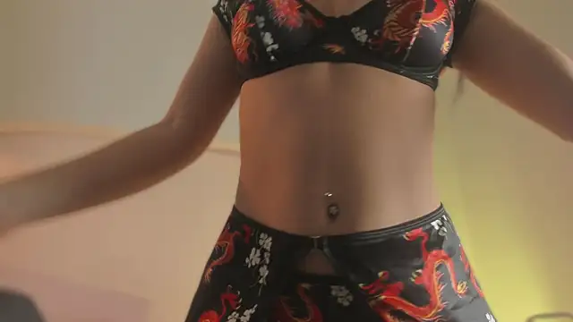 katiepeach  online show from 11.14.25