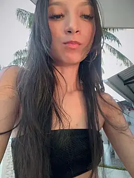 Snapshot of loly-yandere chatting on 02.05.25 loly-yandere online show from 02.05.25