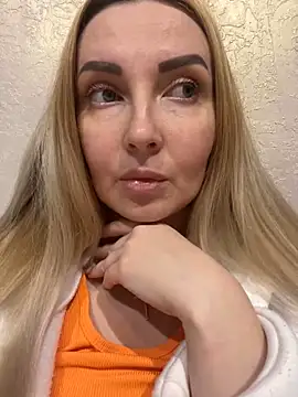 Snapshot of Aleksandrakis chatting on 02.18.25 Aleksandrakis online show from 02.18.25