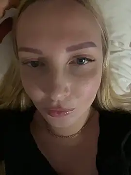 Snapshot of Aleksandrakis chatting on 10.16.25 Aleksandrakis online show from 10.16.25