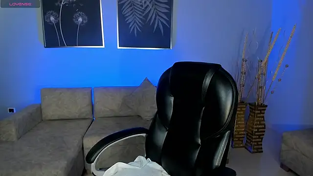 SamanthaKlein  online show from 01.28.25