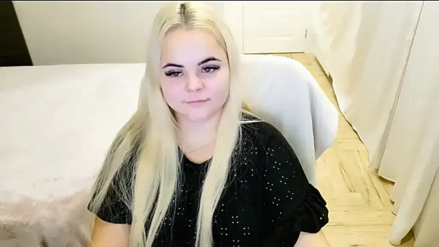 lovely-eyes online show from 12.25.24