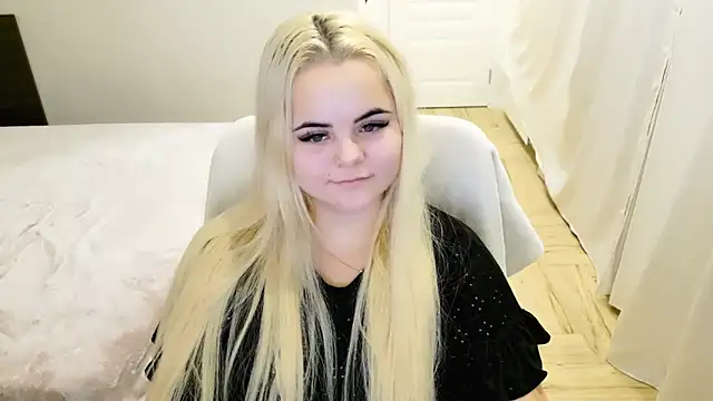 lovely-eyes online show from 12.26.24