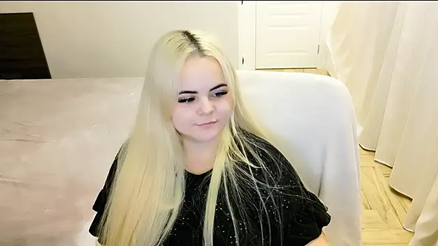 lovely-eyes online show from 01.07.25