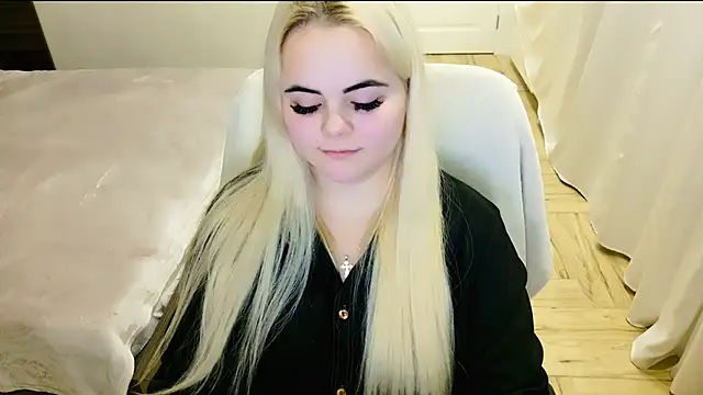 lovely-eyes online show from 02.13.25