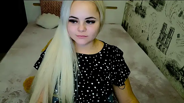 lovely-eyes online show from 10.20.25