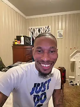 Snapshot of KingDerRico chatting on 04.15.26 KingDerRico online show from 04.15.26