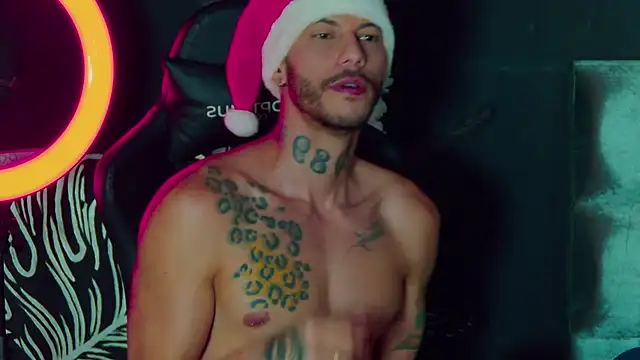 Snapshot of RickG_Oficial chatting on 12.21.24 RickG Oficial online show from 12.21.24