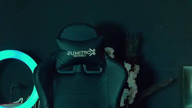 Snapshot of RickG_Oficial chatting on 12.21.24 RickG Oficial online show from 12.21.24