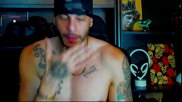 Snapshot of RickG_Oficial chatting on 09.19.25 RickG Oficial online show from 09.19.25