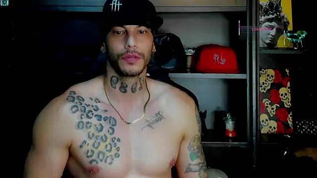 Snapshot of RickG_Oficial chatting on 10.20.25 RickG Oficial online show from 10.20.25