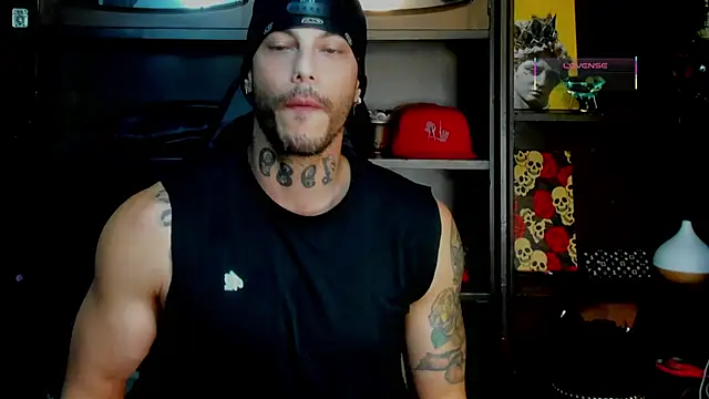 Snapshot of RickG_Oficial chatting on 10.22.25 RickG Oficial online show from 10.22.25