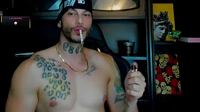 Snapshot of RickG_Oficial chatting on 11.10.25 RickG Oficial online show from 11.10.25