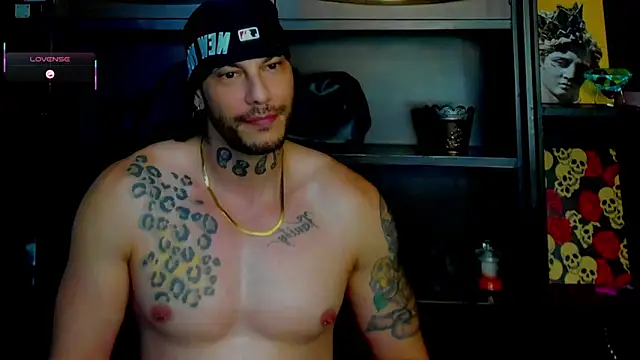 Snapshot of RickG_Oficial chatting on 11.19.25 RickG Oficial online show from 11.19.25