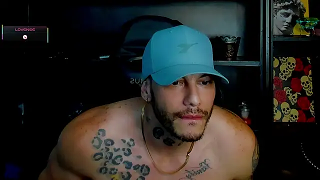 Snapshot of RickG_Oficial chatting on 11.21.25 RickG Oficial online show from 11.21.25