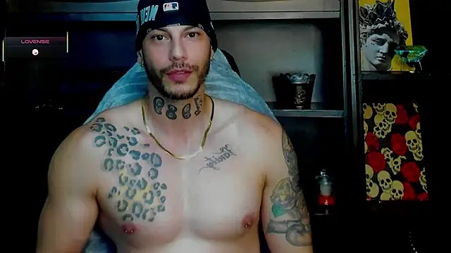 Snapshot of RickG_Oficial chatting on 11.24.25 RickG Oficial online show from 11.24.25