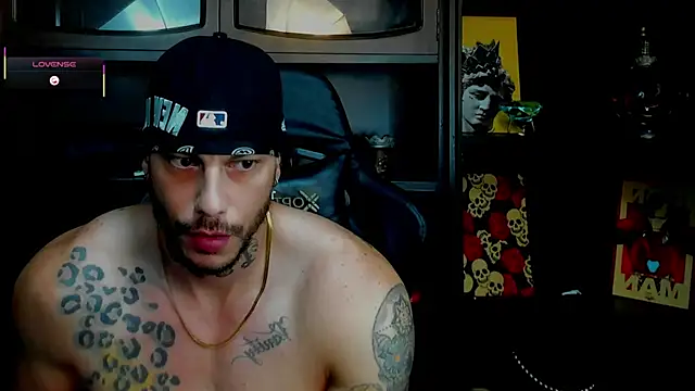 Snapshot of RickG_Oficial chatting on 11.25.25 RickG Oficial online show from 11.25.25