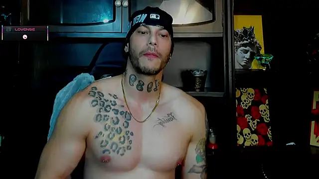 Snapshot of RickG_Oficial chatting on 11.27.25 RickG Oficial online show from 11.27.25