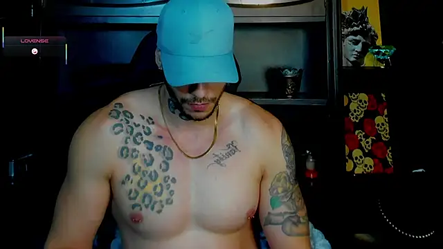 Snapshot of RickG_Oficial chatting on 11.29.25 RickG Oficial online show from 11.29.25