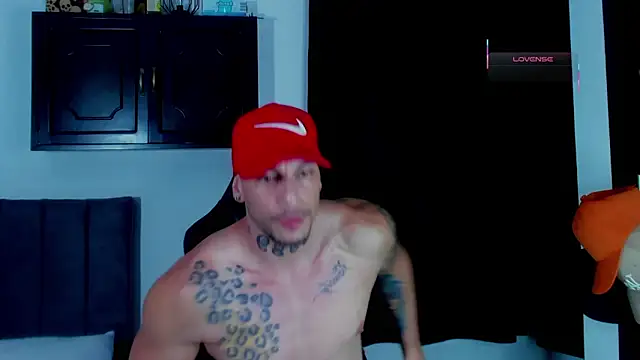 Snapshot of RickG_Oficial chatting on 03.31.26 RickG Oficial online show from 03.31.26