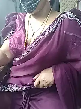 Snapshot of Rani_Darling_99 chatting on 07.28.26 Rani Darling 99 online show from 07.28.26