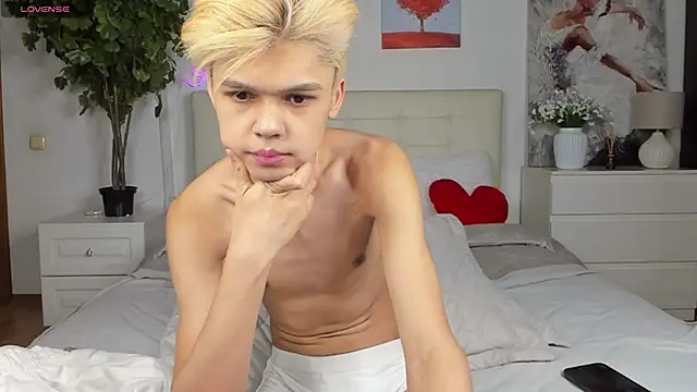 Felix Rey online show from 02.14.25