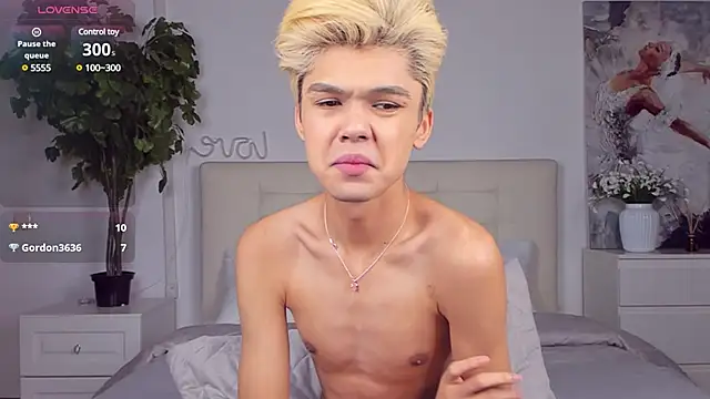 Felix Rey online show from 03.05.25