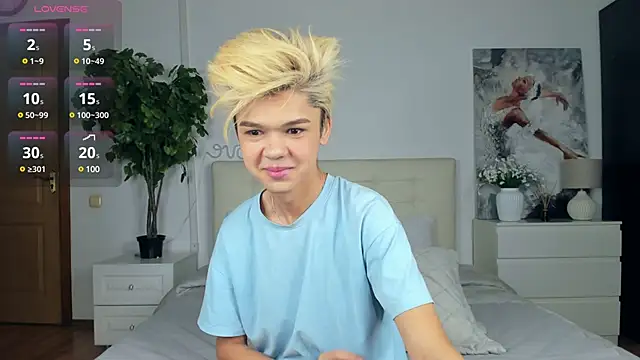 Felix Rey online show from 03.15.25