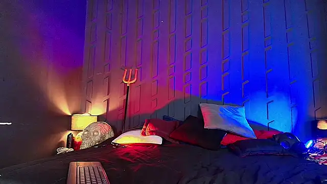 MorganaCrowley online show from 03.21.25