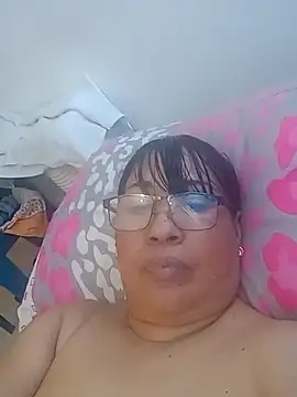 Snapshot of MilfPleasure chatting on 05.17.26 MilfPleasure online show from 05.17.26