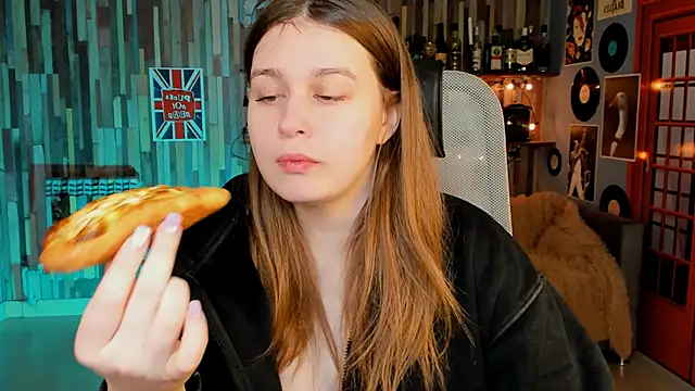 Snapshot of FioraMarmoris chatting on 01.18.26 FioraMarmoris online show from 01.18.26