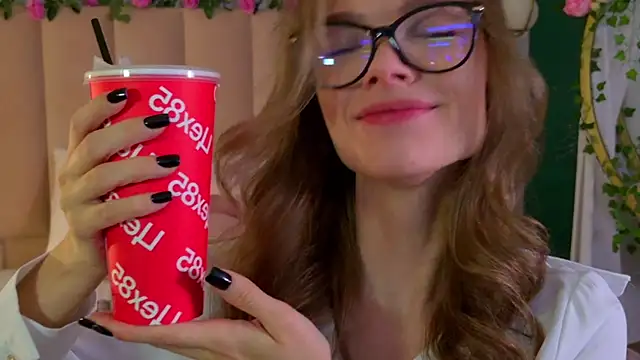 Eva Natsumi online show from 12.03.24