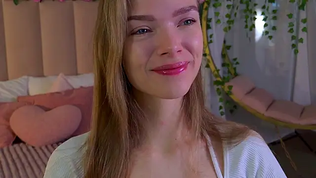 Eva Natsumi online show from 12.06.24