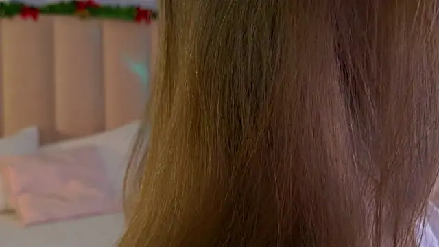 Eva Natsumi online show from 12.16.24