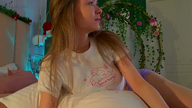 Eva Natsumi online show from 12.16.24