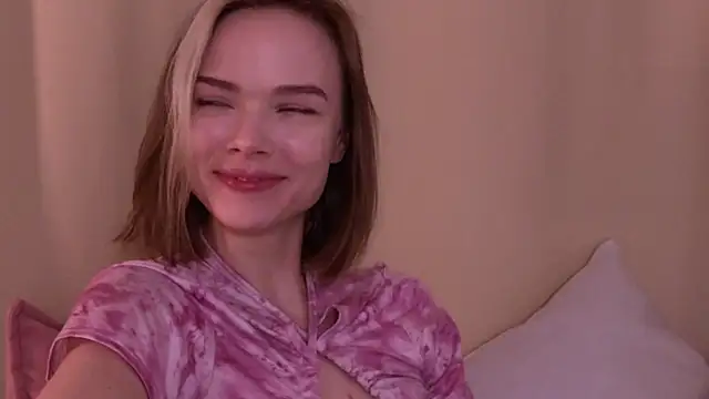 Eva Natsumi online show from 02.03.25