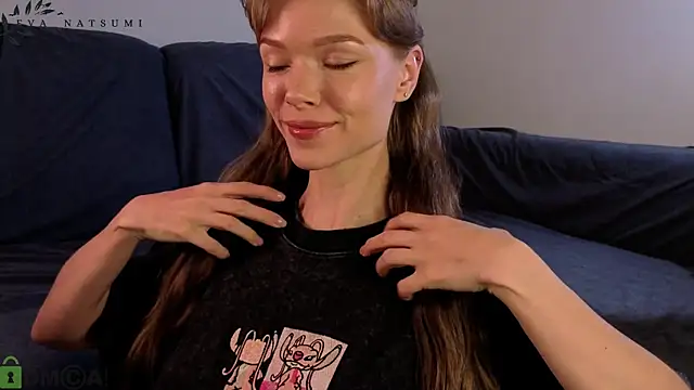 Eva Natsumi online show from 10.20.25