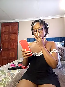 Queen-Chocolate online show from 02.16.25