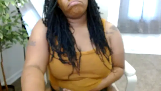 Snapshot of selena42 chatting on 03.14.25 selena42 online show from 03.14.25