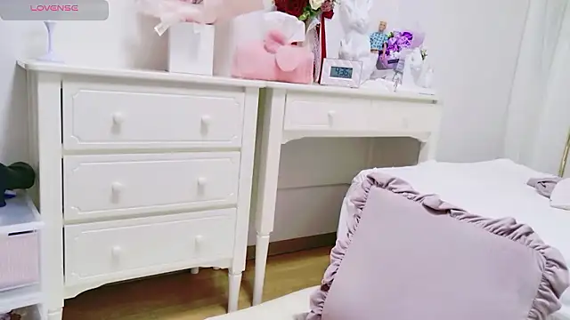 maii- online show from 04.20.26