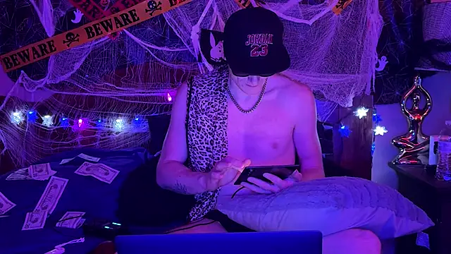 Snapshot of JuicyStrawbaby chatting on 10.30.25 JuicyStrawbaby online show from 10.30.25