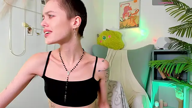 PamelaYong online show from 02.02.25