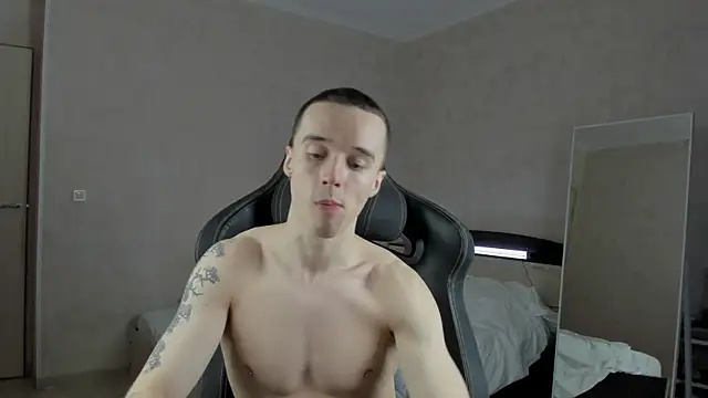 Snapshot of MasonWarholl chatting on 12.29.24 MasonWarholl online show from 12.29.24