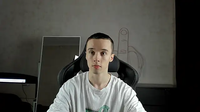 Snapshot of MasonWarholl chatting on 01.08.25 MasonWarholl online show from 01.08.25