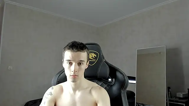 Snapshot of MasonWarholl chatting on 01.30.25 MasonWarholl online show from 01.30.25