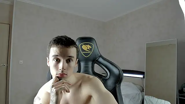 Snapshot of MasonWarholl chatting on 02.05.25 MasonWarholl online show from 02.05.25